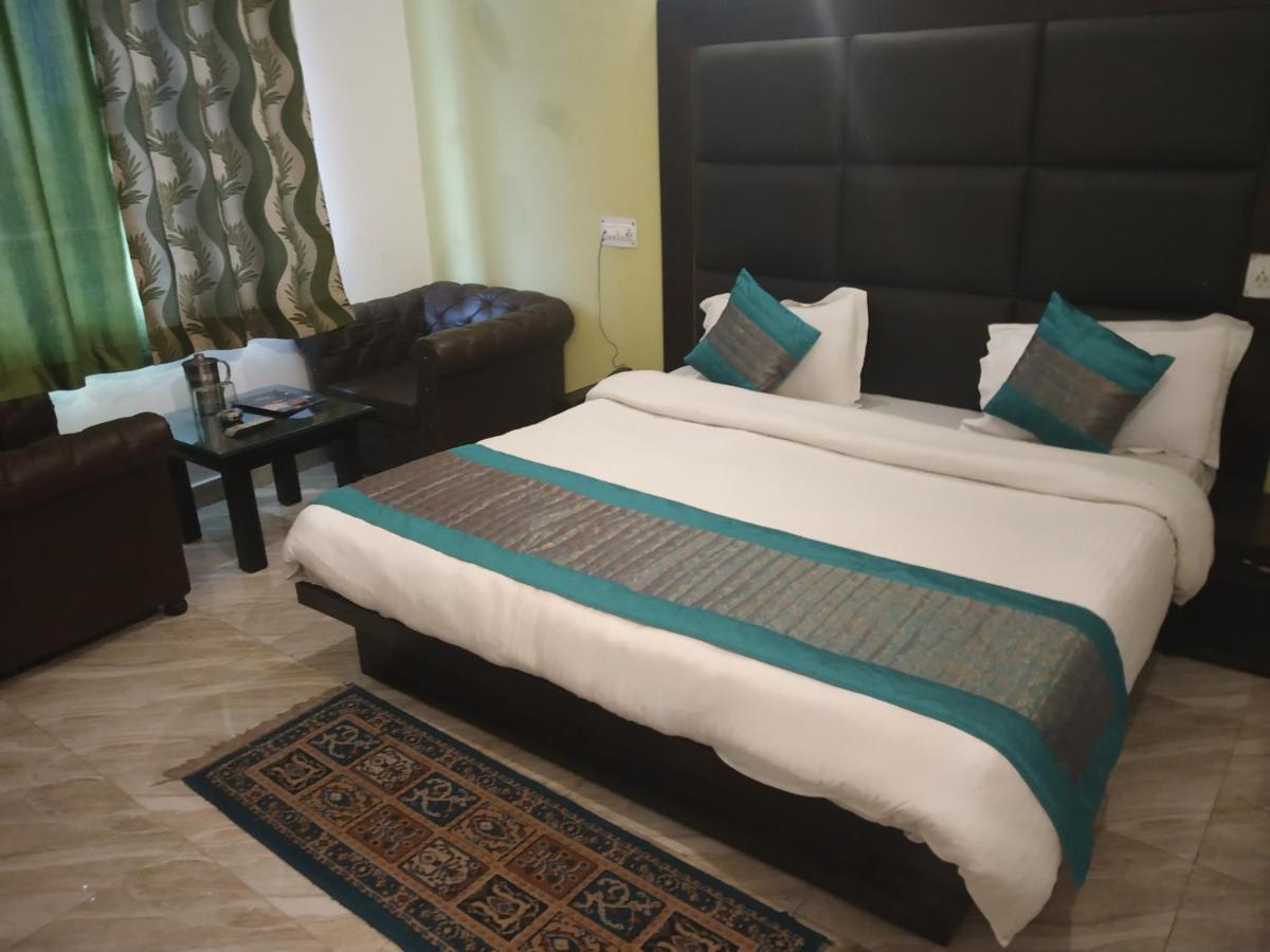 Royal Breeze Hotel & Restaurant Received Most Rated Traveller Award Property For Year 2023-2024 !! Mussoorie Kültér fotó